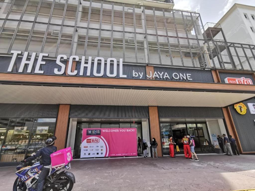 Studio Units At Pacific Tower Near Jaya One By Comfyasia بيتالينغ جايا المظهر الخارجي الصورة